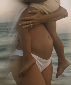 Summer Fridays New BABYMOON BELLY BALM