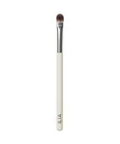 ILIA SHADOW BRUSH Makeup